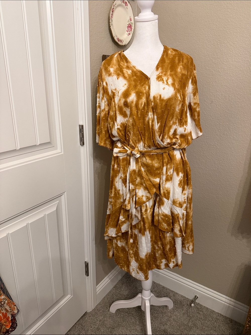 Tie-Dye Mustard White V-Neck Belted Midi Dress